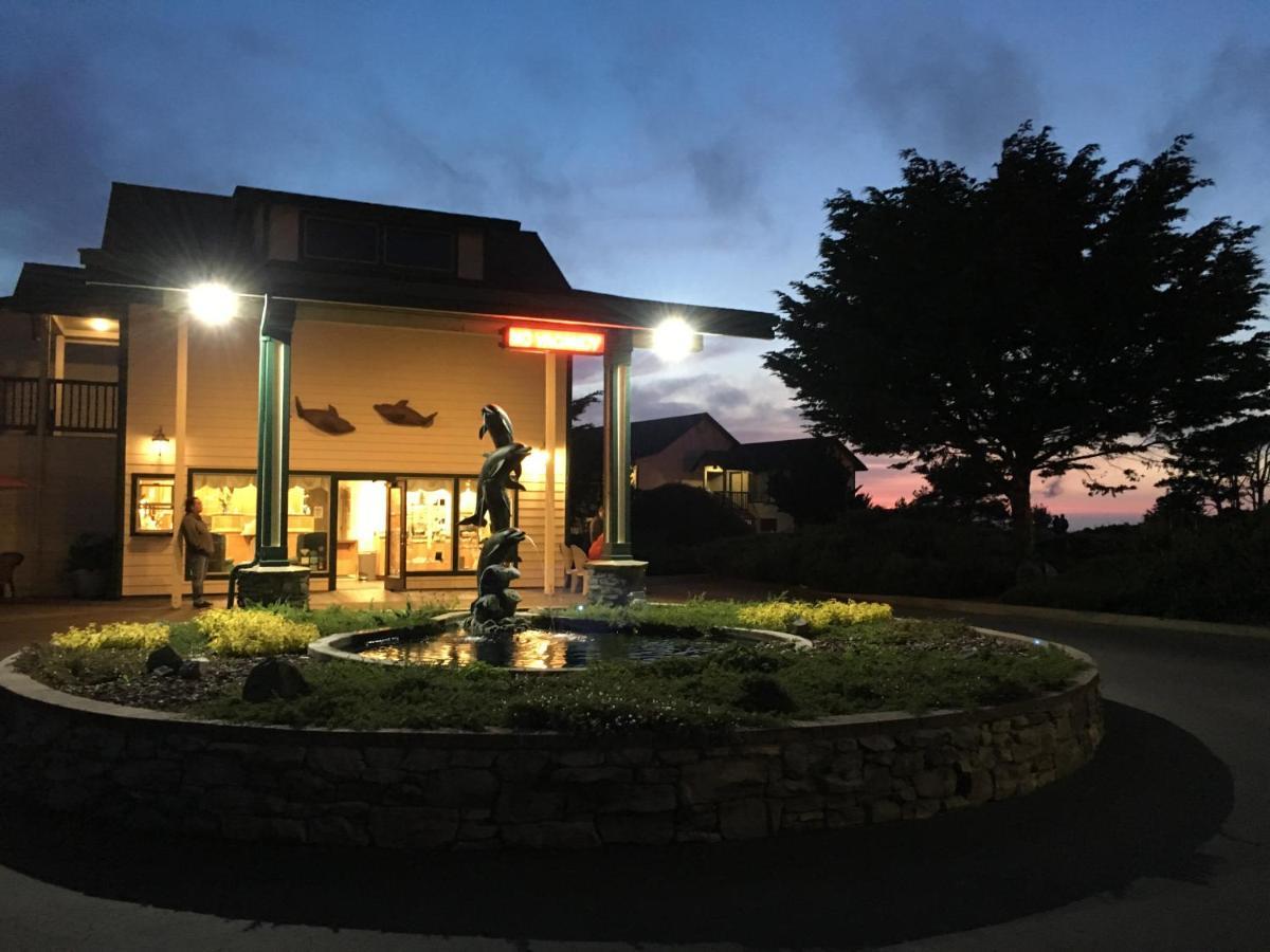 Emerald Dolphin Inn & Mini Golf Fort Bragg Exterior photo