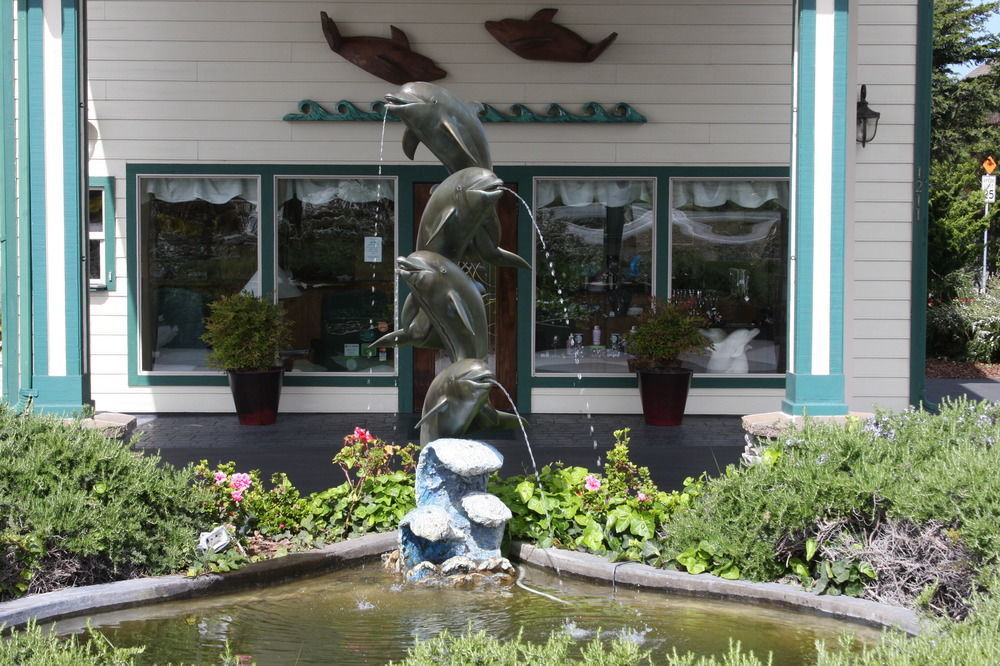 Emerald Dolphin Inn & Mini Golf Fort Bragg Exterior photo